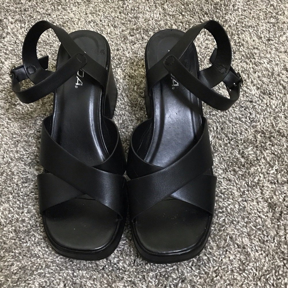 Soda Black Cross-Strap Sandals